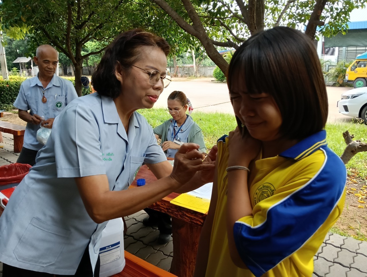 ฉีดวัคซีนป้องกันโรคมะเร็งปากมดลูก (HPV)