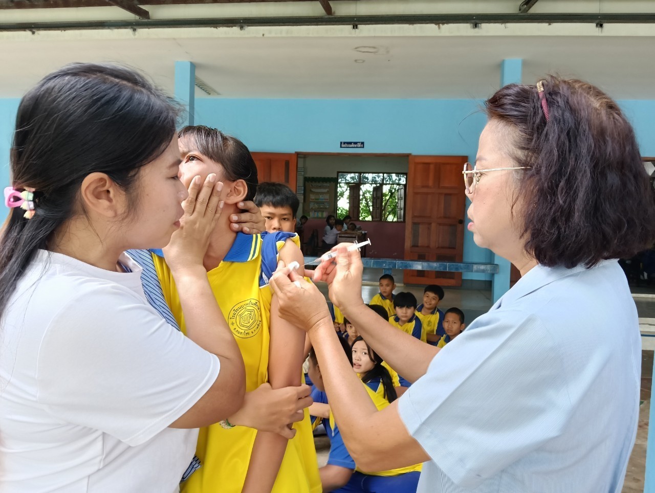 ฉีดวัคซีนป้องกันโรคมะเร็งปากมดลูก (HPV)