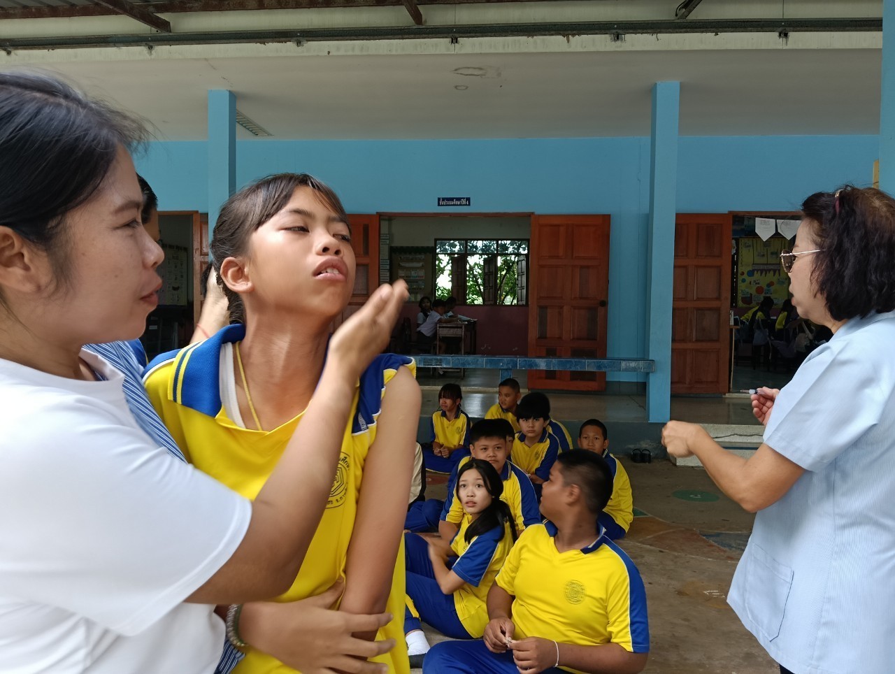 ฉีดวัคซีนป้องกันโรคมะเร็งปากมดลูก (HPV)