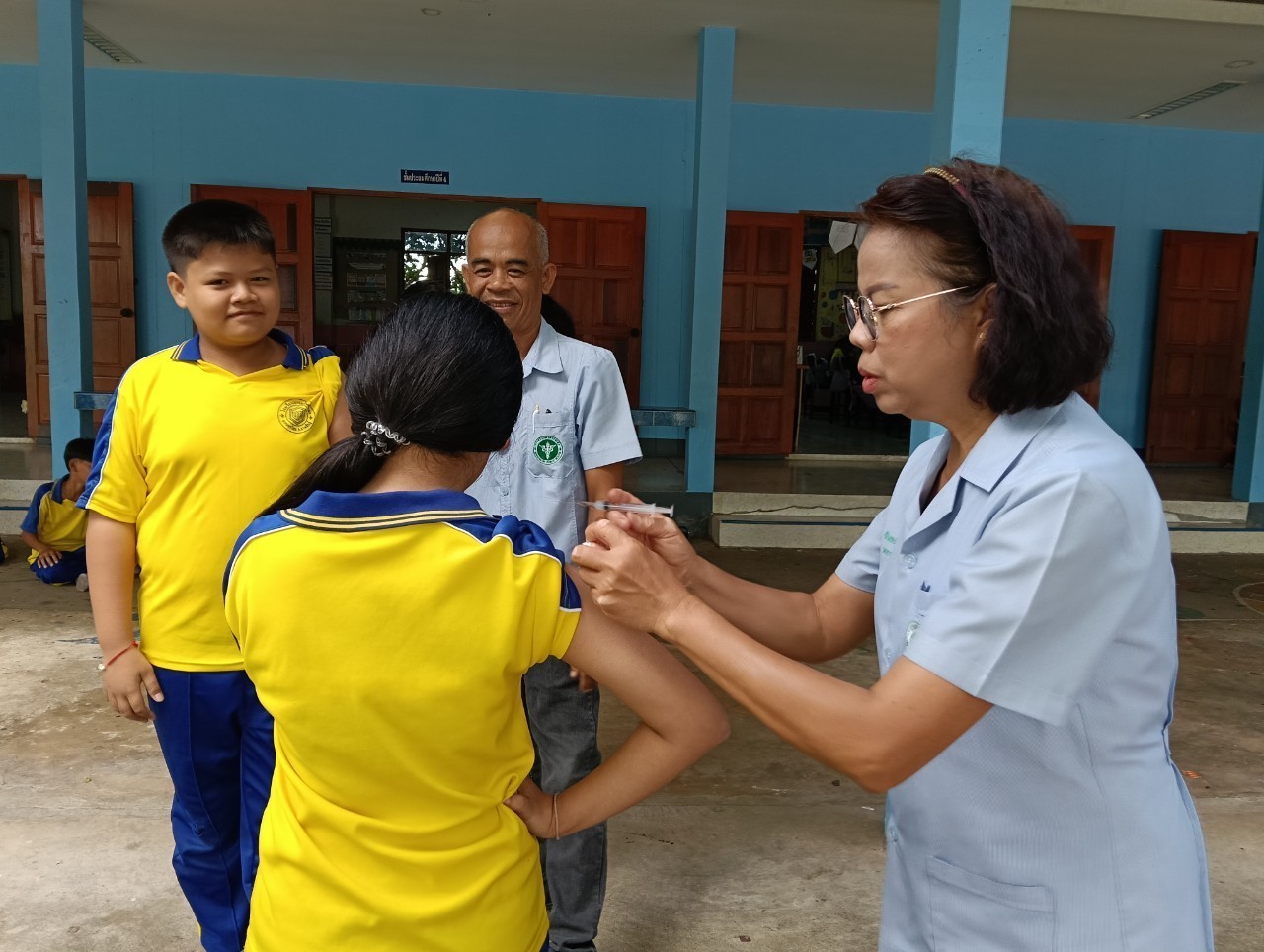 ฉีดวัคซีนป้องกันโรคมะเร็งปากมดลูก (HPV)