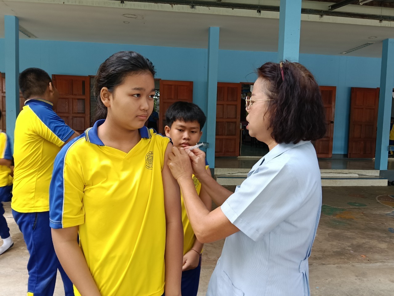 ฉีดวัคซีนป้องกันโรคมะเร็งปากมดลูก (HPV)